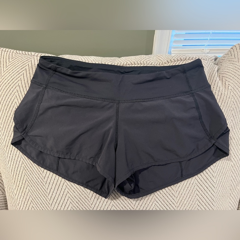 Lululemon size 6 Run Speed Short Black